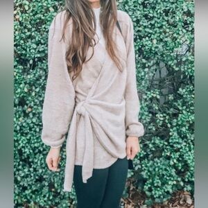 Out from Under for Urban outfitters super soft green wrap top small oversizeded